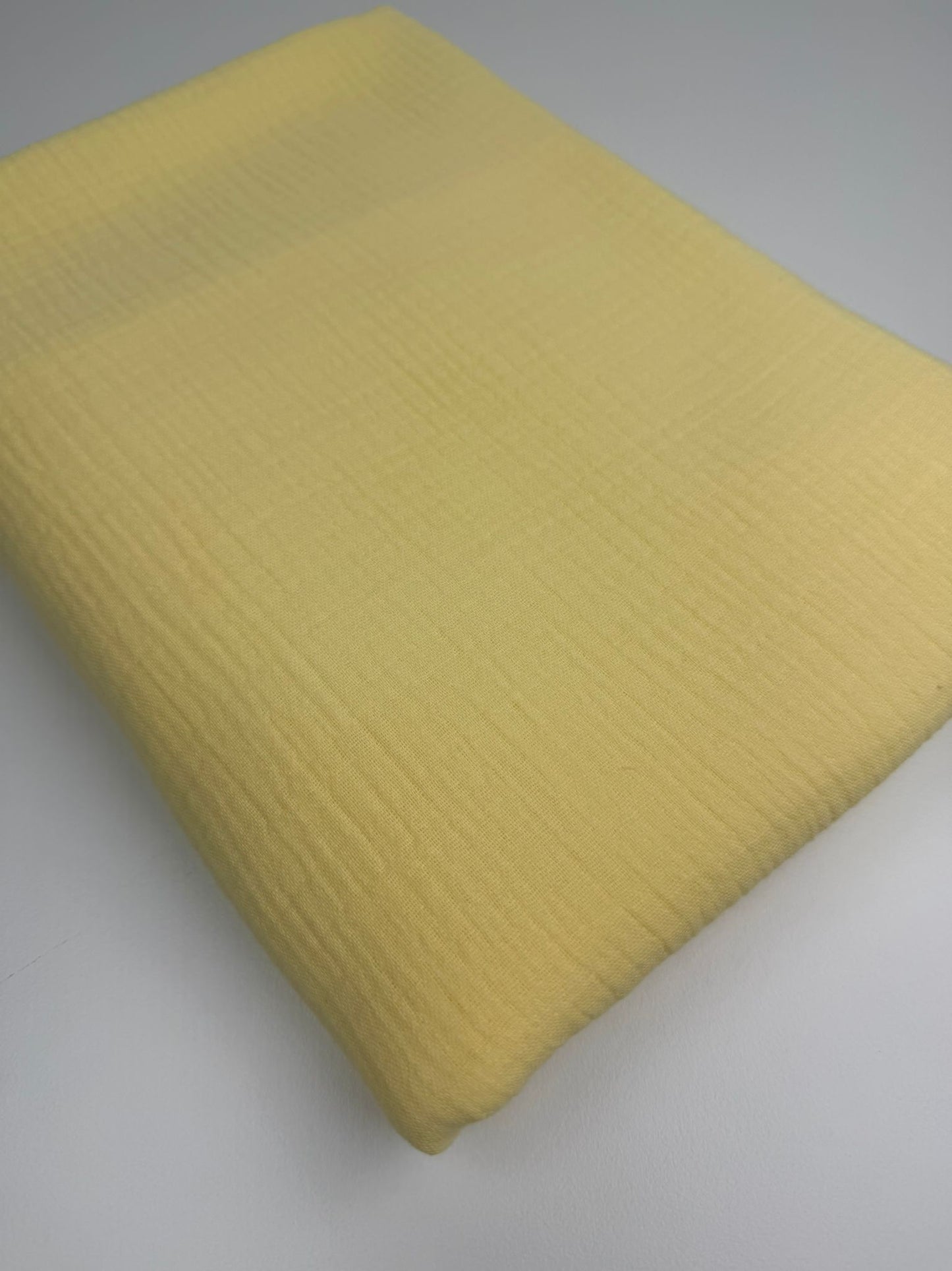 Pastel Sarı Çift Kat Müslin Kumaş